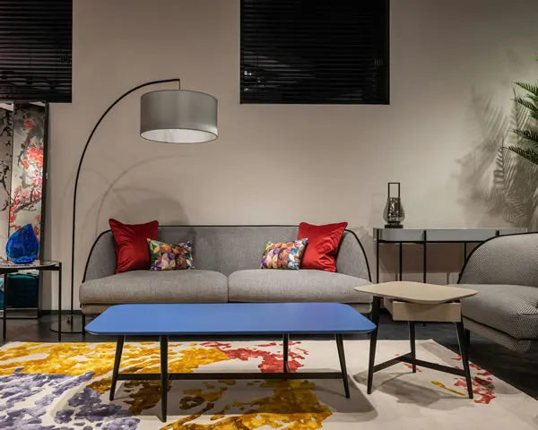 Embellish Your Interior: Tips for Selecting a Luxurious Rug