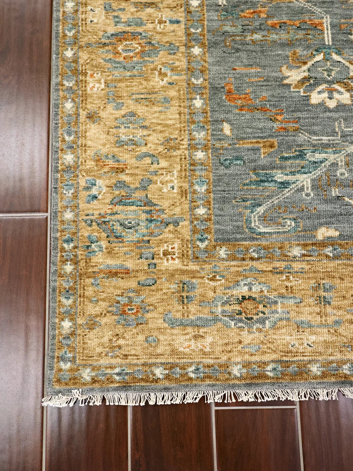 Amber Color Rug Vintage Wool Floral Medallion Rug in Charcoal & Amber Color – Rug Weavers
