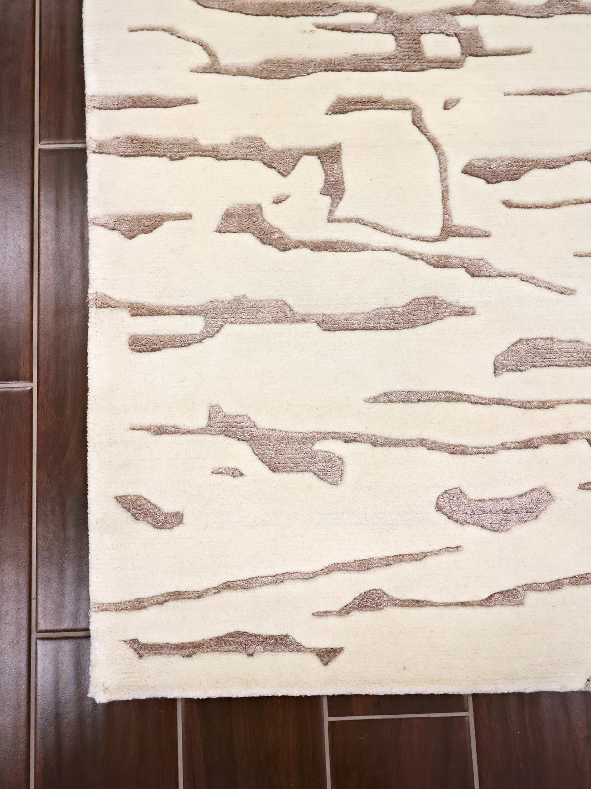 Minimalist Brown-Patterned Cream Luxury Rug