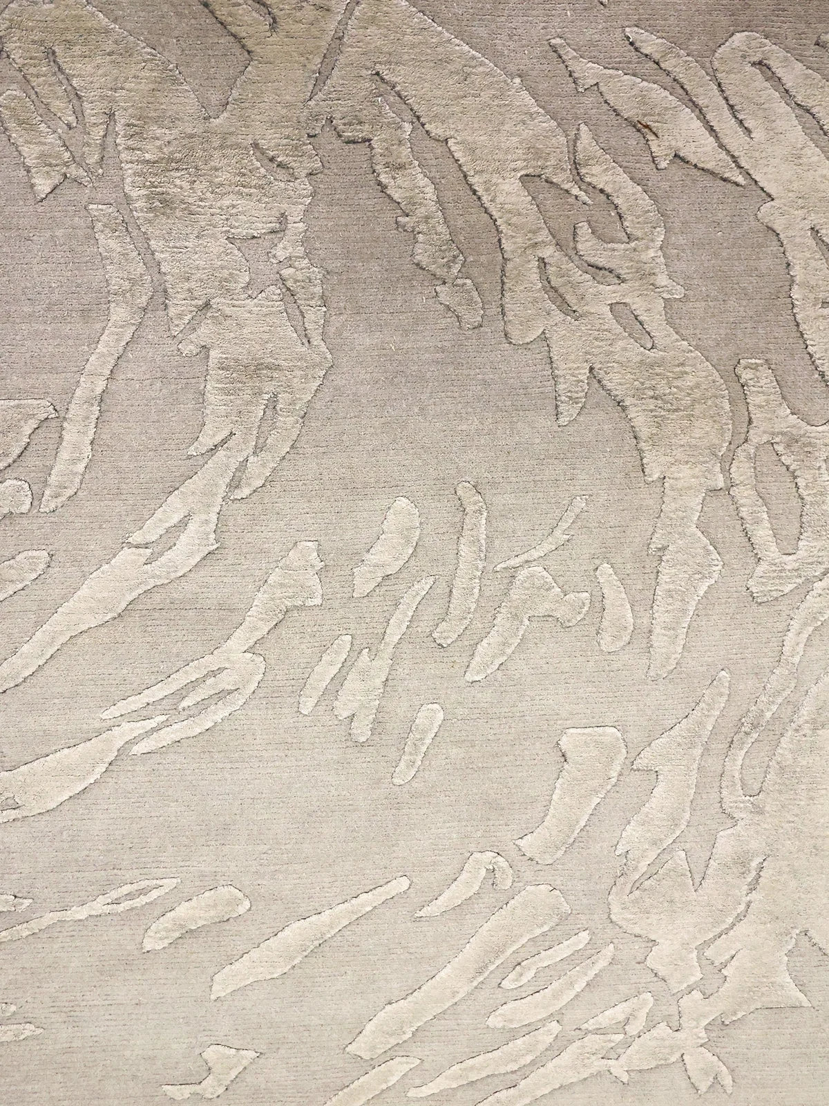 Abstract Grey and White Organic Pattern Rug – Rug Weavers