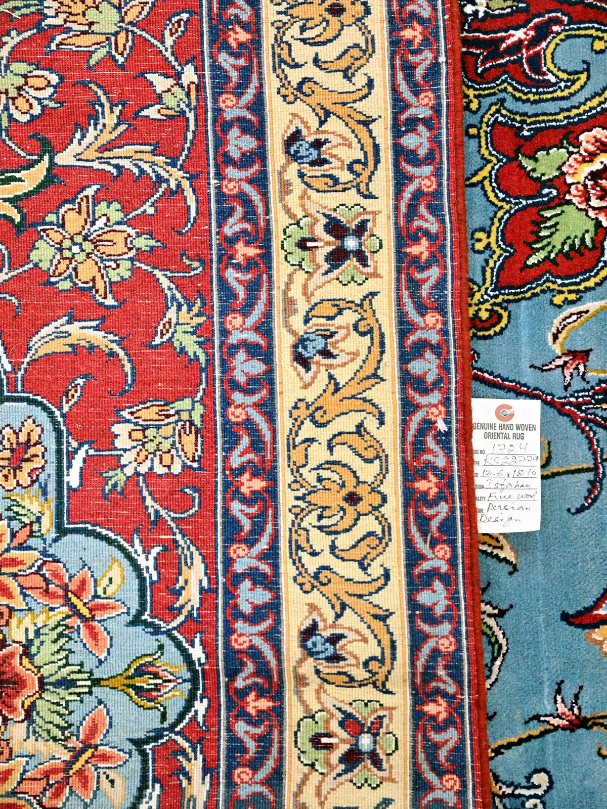 Isfahan Design Wool Rug with Floral Elegance
