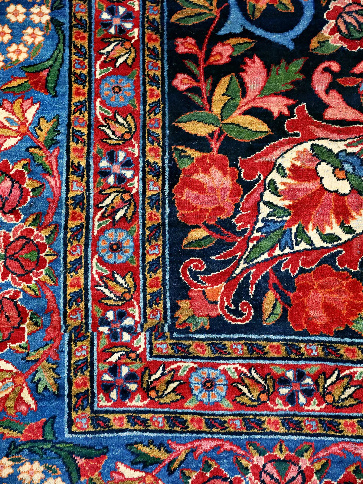Todeshk Handwoven Wool Rug with Floral Motifs