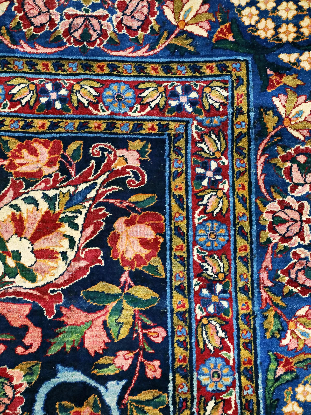 Todeshk Handwoven Wool Rug with Floral Motifs