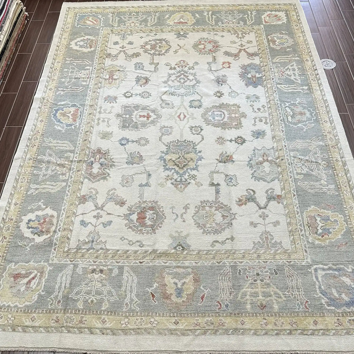 Ivory Field Sage Border Oushak