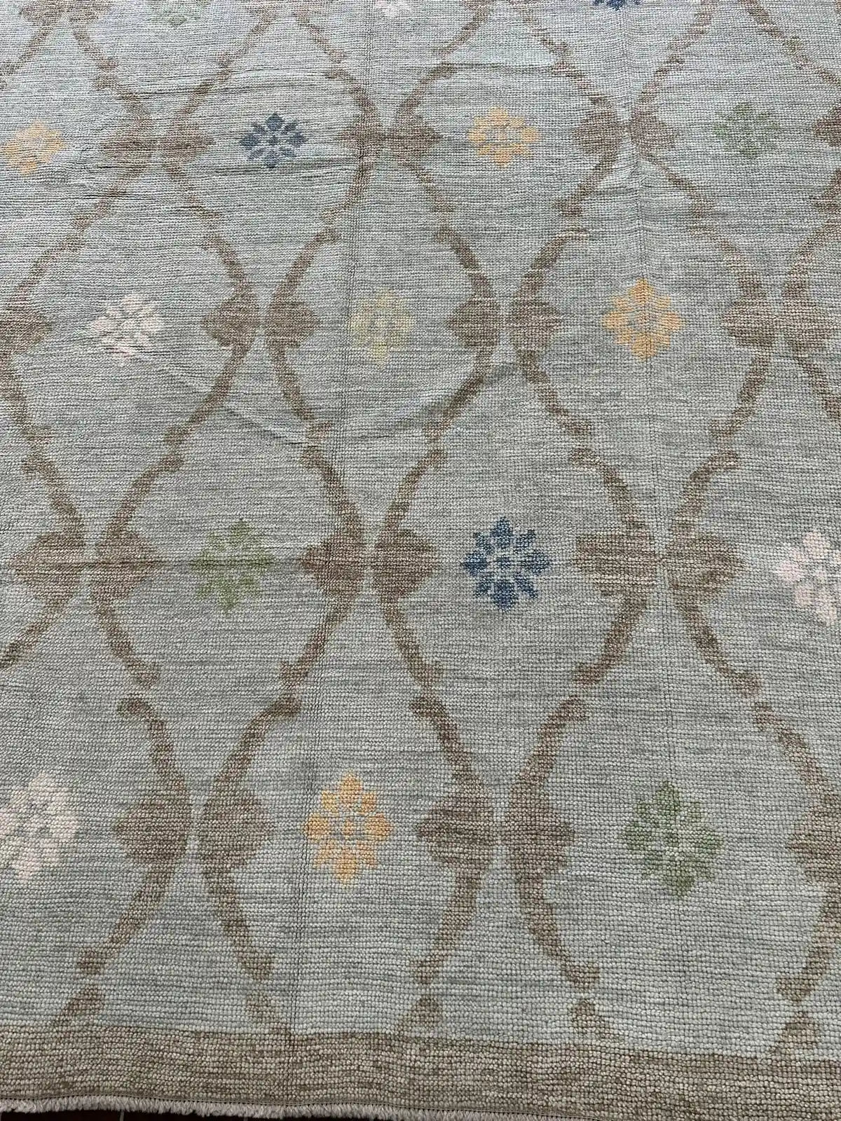 Light Grey Diamond Lattice Oushak
