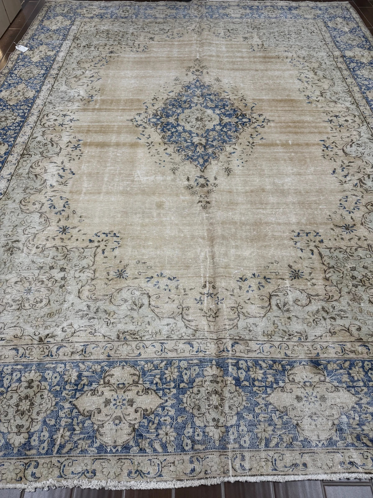 Vintage Ivory & Sky Blue Medallion Rug