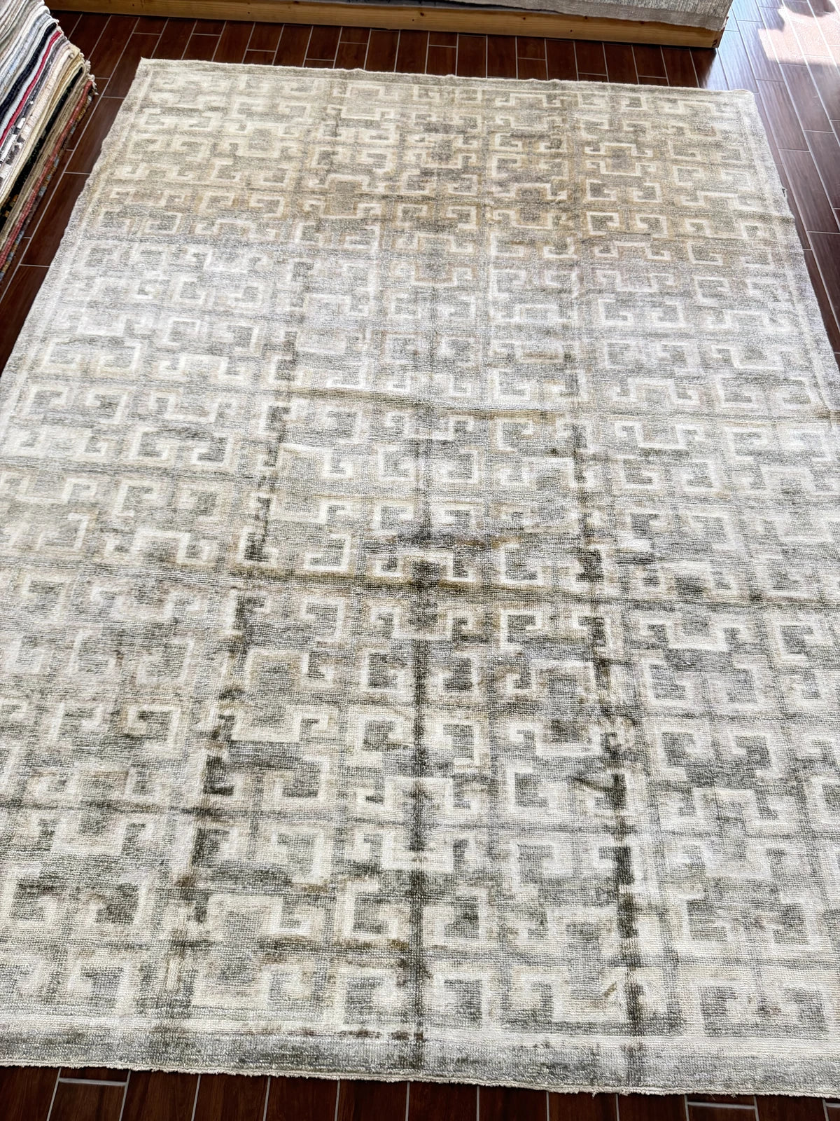 Modern Grey Greek Key Rug