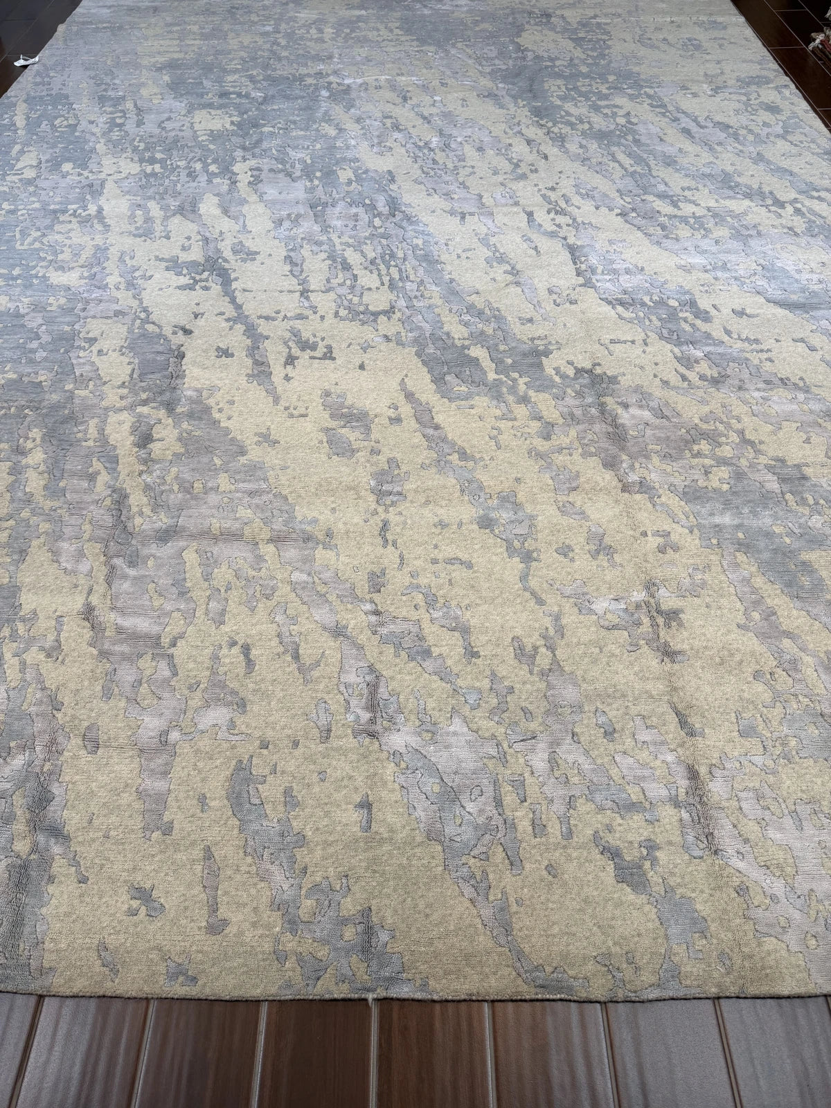 Modern Beige & Silver Abstract Rug
