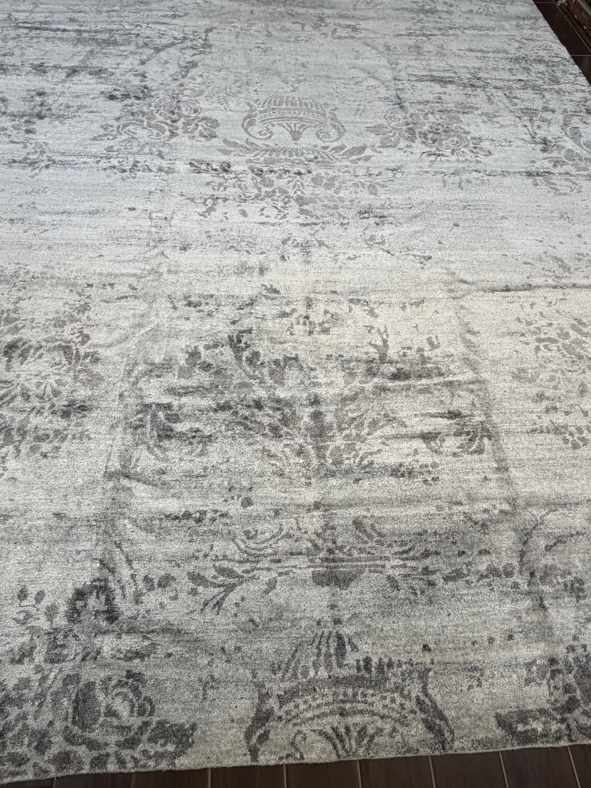 Modern Silver Grey Damask Rug